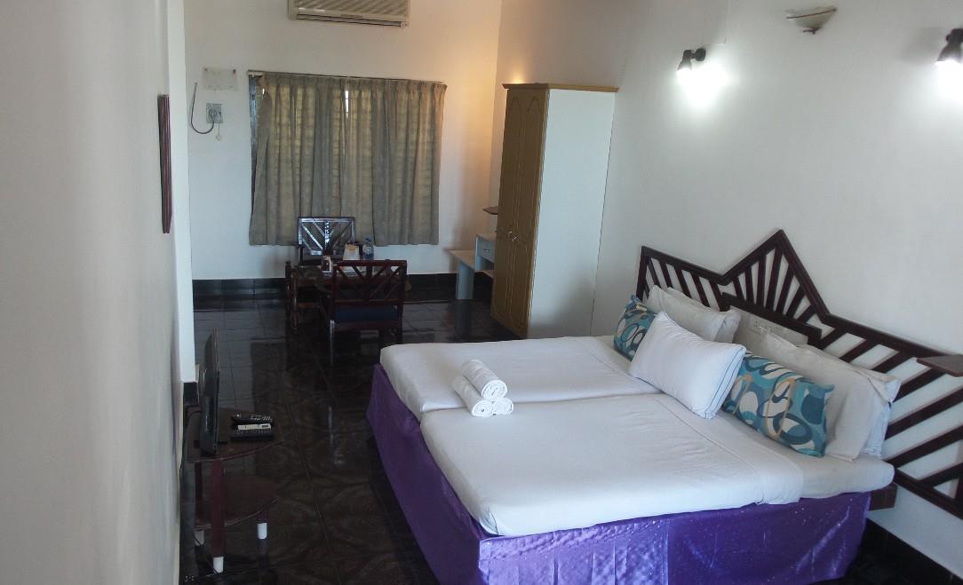 Raja Hotel Kovalam Buitenkant foto