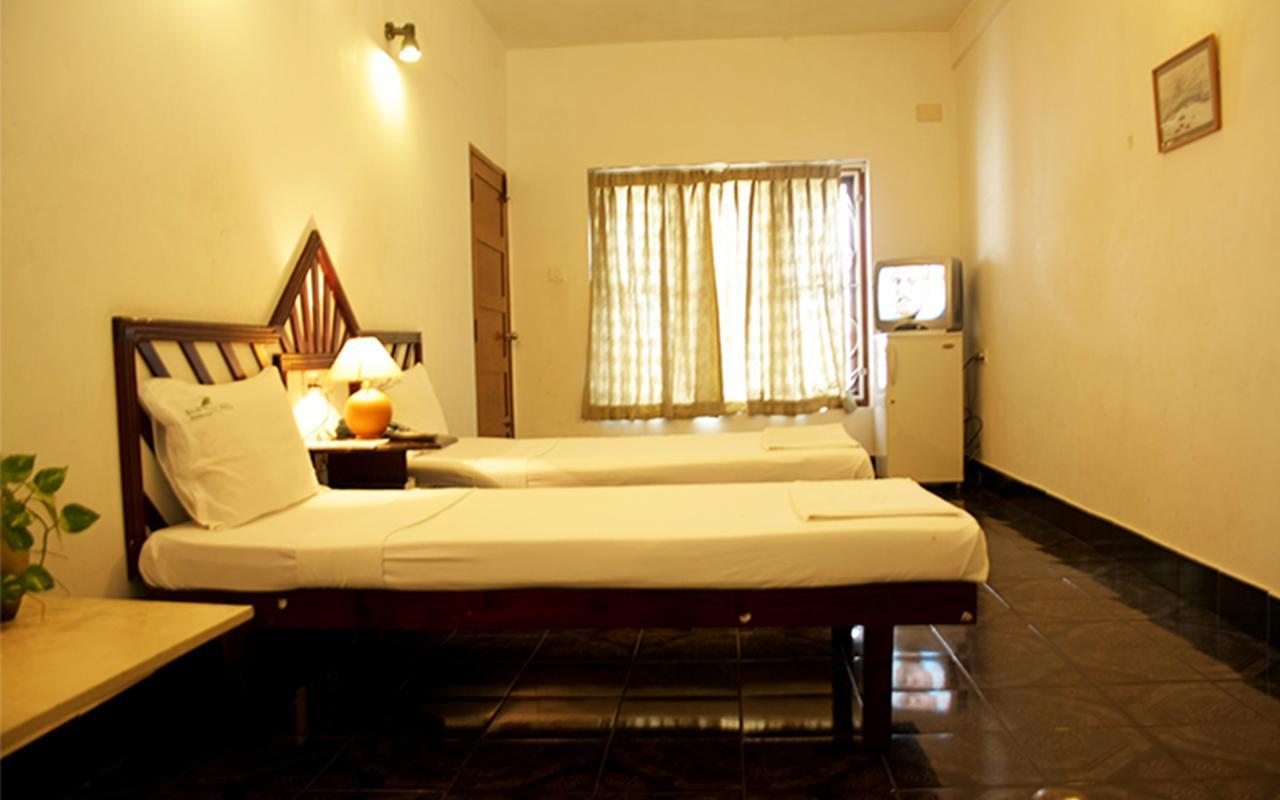 Raja Hotel Kovalam Buitenkant foto