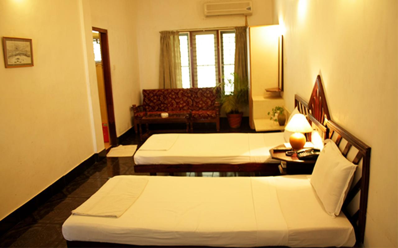Raja Hotel Kovalam Buitenkant foto