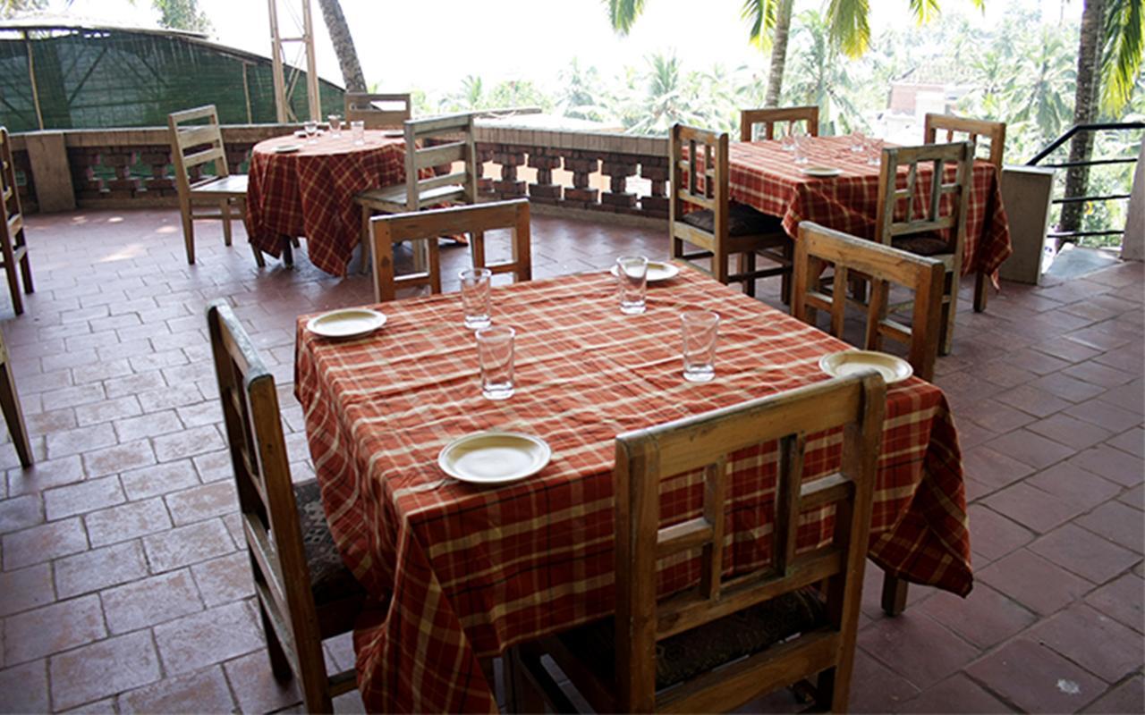 Raja Hotel Kovalam Buitenkant foto