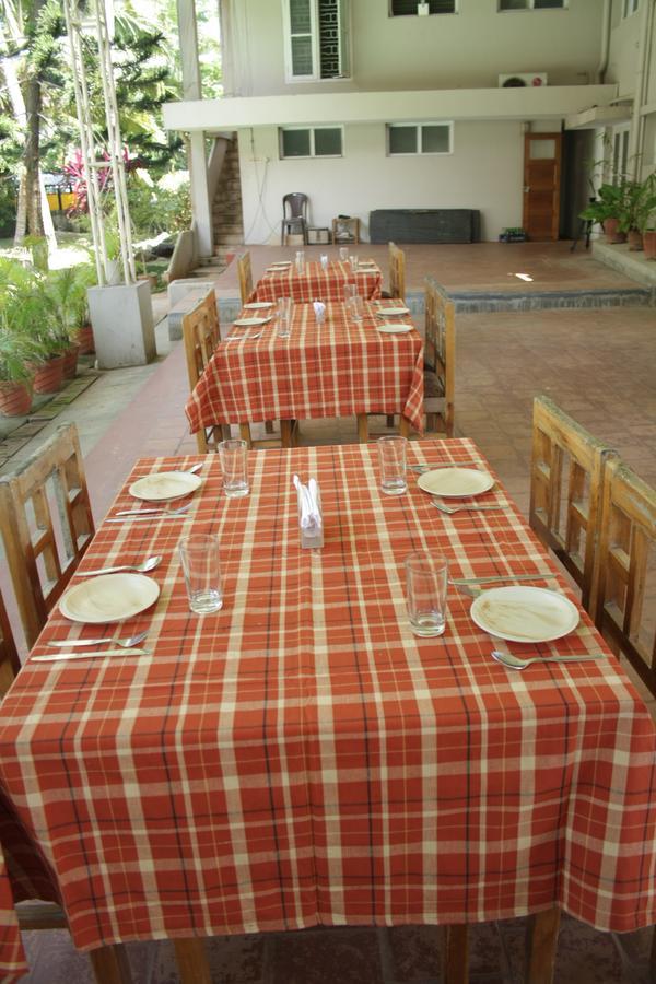Raja Hotel Kovalam Buitenkant foto