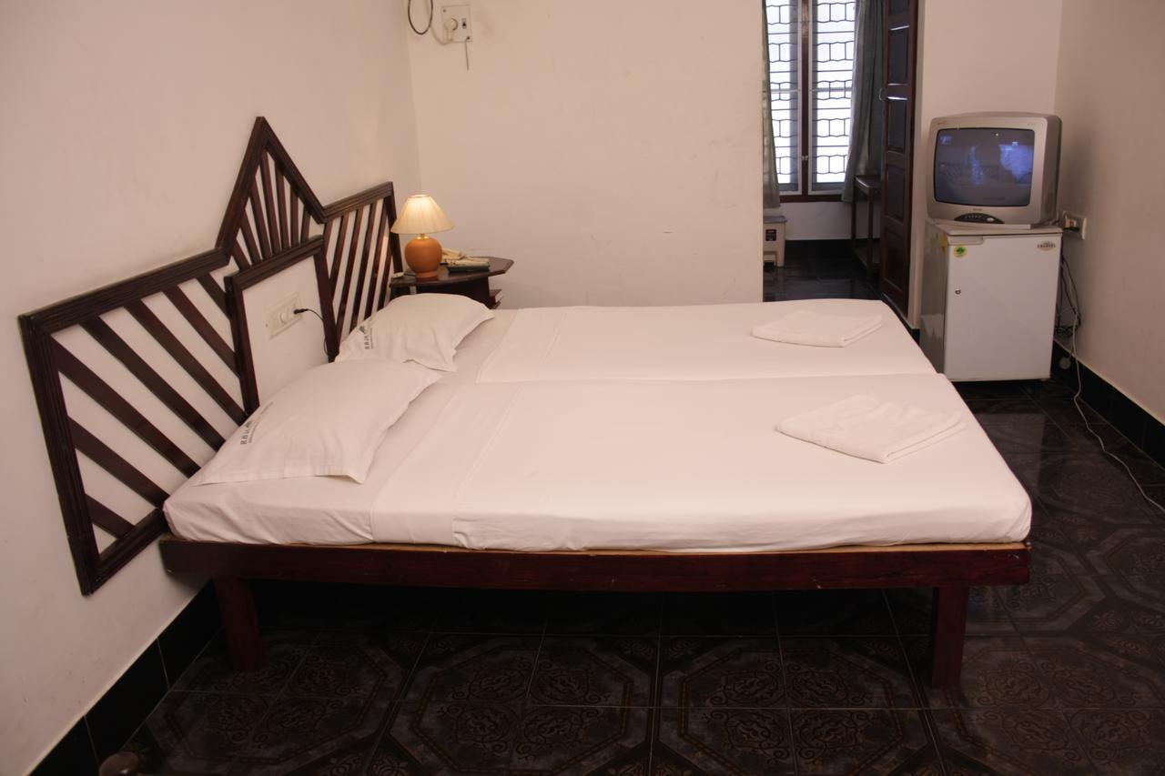 Raja Hotel Kovalam Buitenkant foto