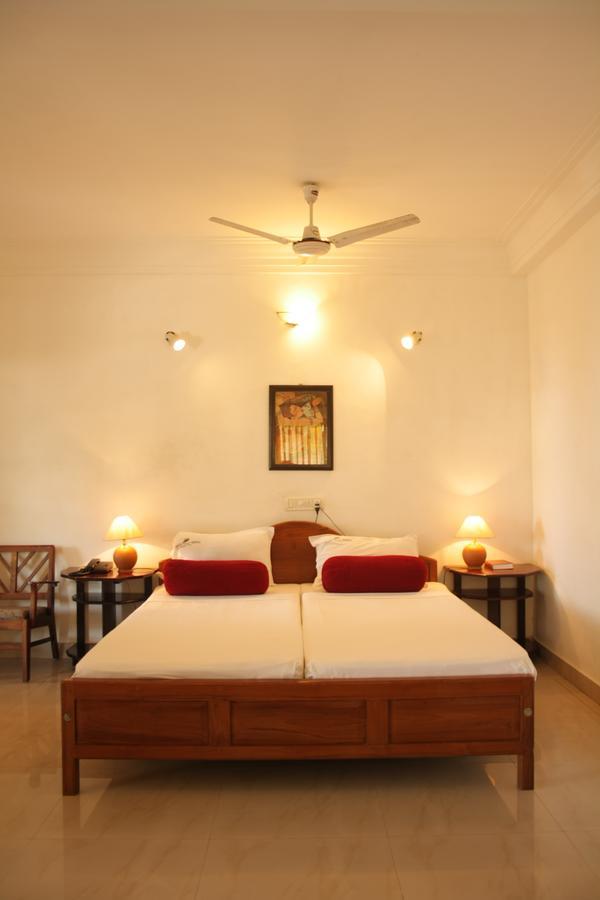 Raja Hotel Kovalam Buitenkant foto