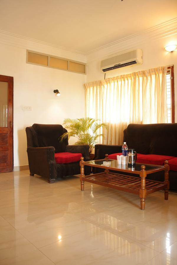 Raja Hotel Kovalam Buitenkant foto