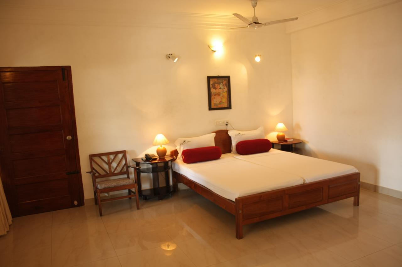 Raja Hotel Kovalam Buitenkant foto