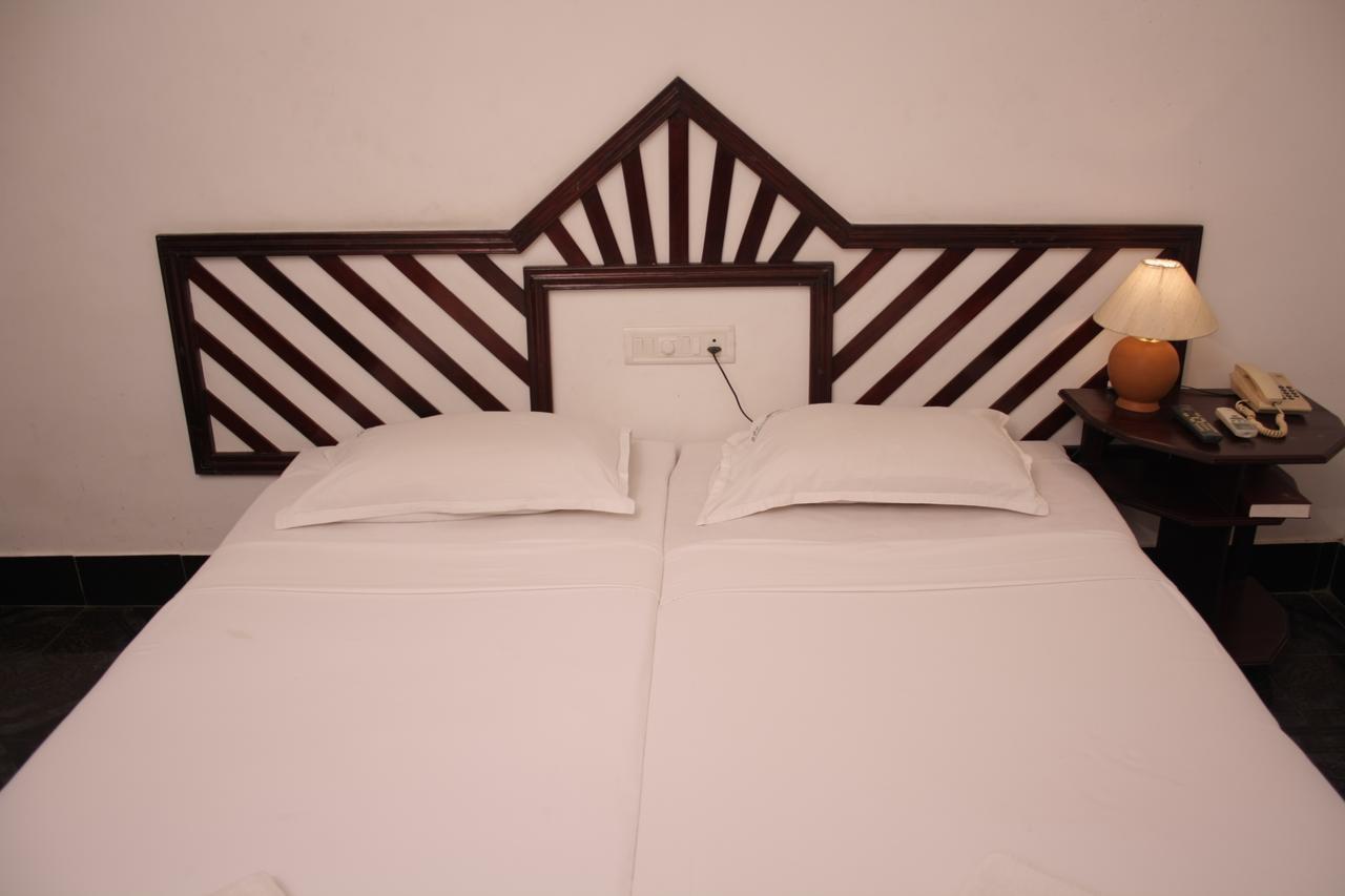 Raja Hotel Kovalam Buitenkant foto