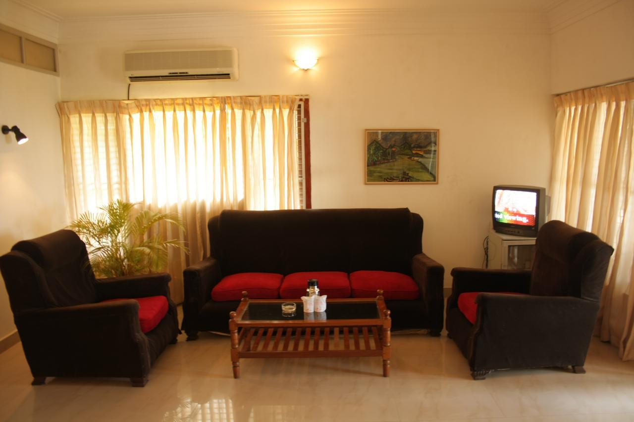 Raja Hotel Kovalam Buitenkant foto