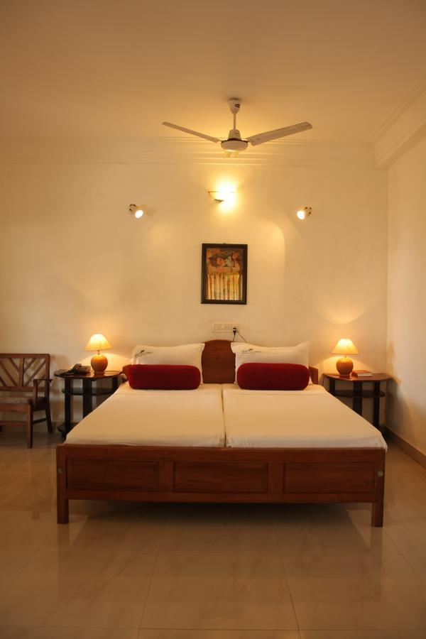 Raja Hotel Kovalam Buitenkant foto