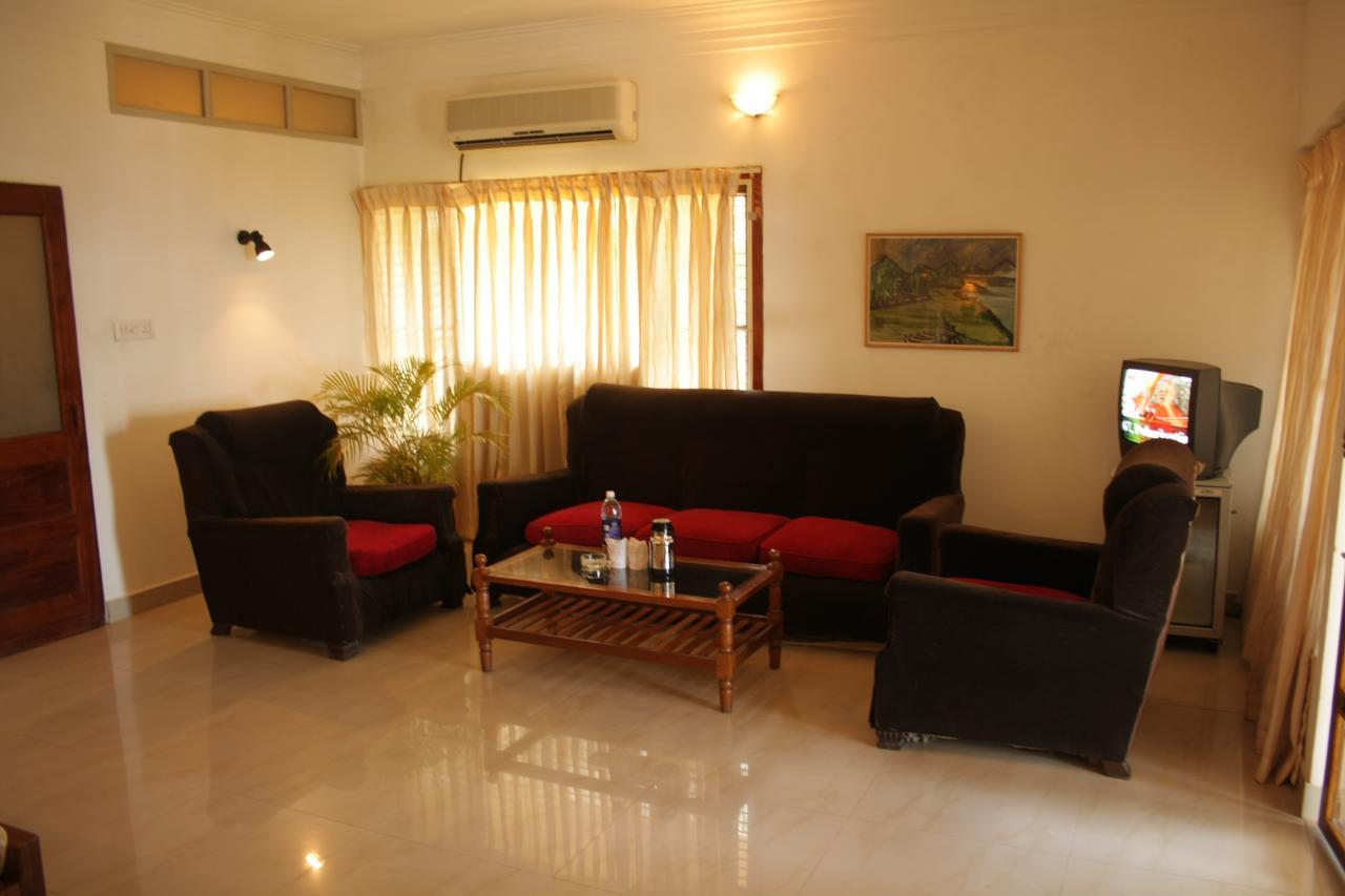 Raja Hotel Kovalam Buitenkant foto
